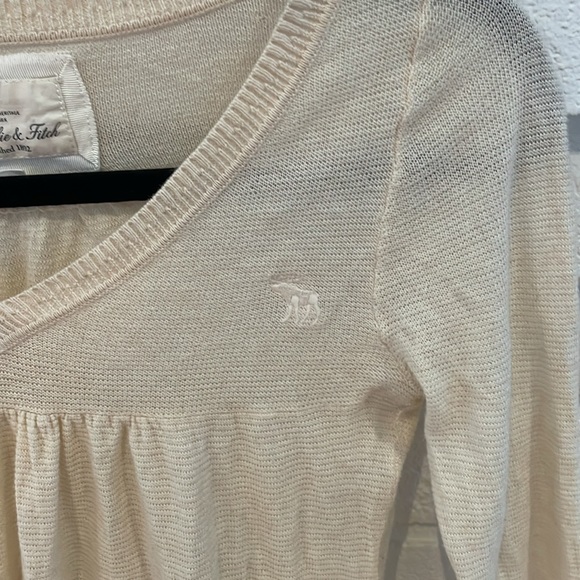 Vintage Abercrombie top sweater size small cream color. Y2K - Picture 3 of 4